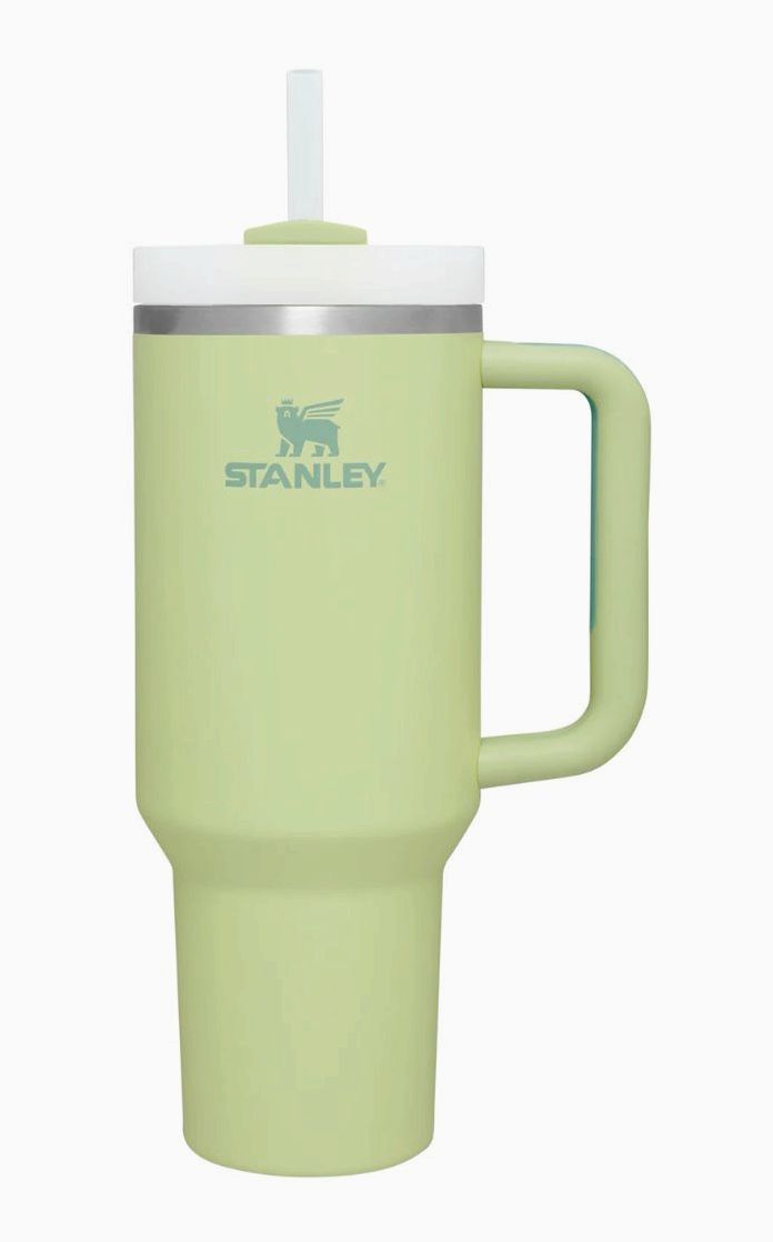 Вирусный обновленный дизайн тумблера Stanley наконец-то снова в продаже